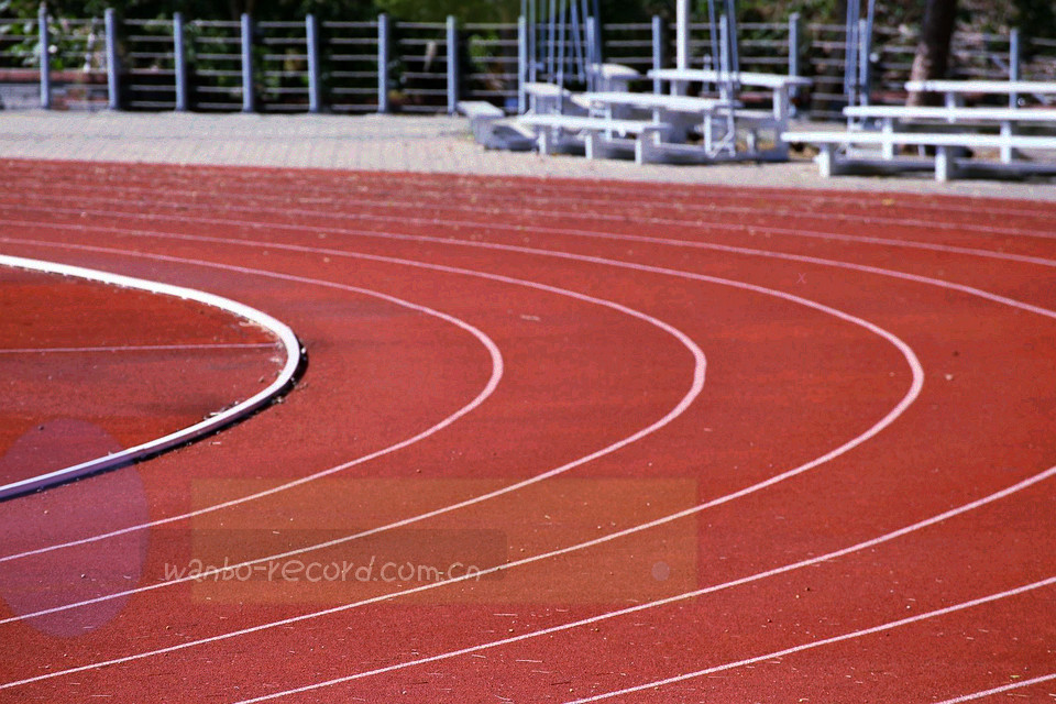环形刻度与光点组合的抽象时间示意图，光点集中在白天时段，背景为深色